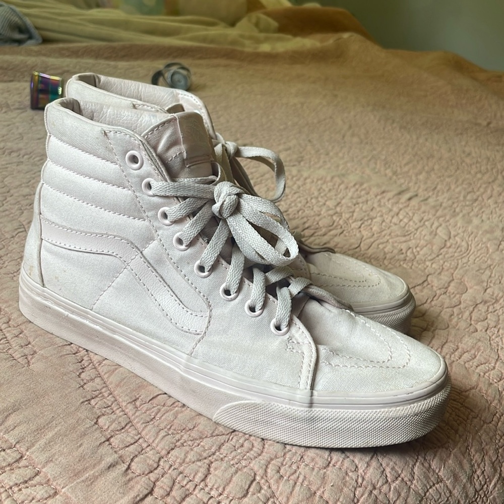 Vans Sk8-Hi women’s shoe light pink
